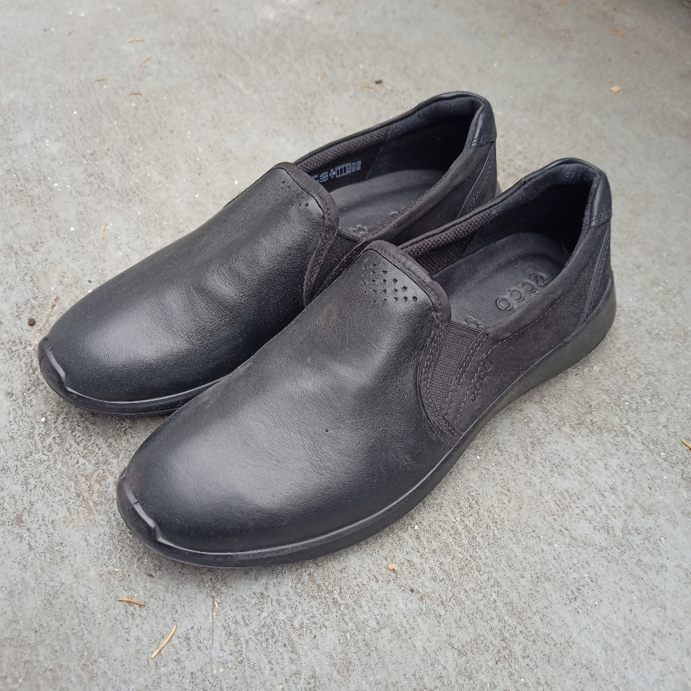 Black lever shoes